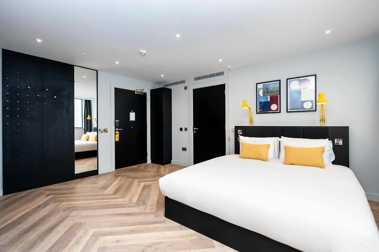 Staycity Aparthotels Dublin Tivoli 4*,