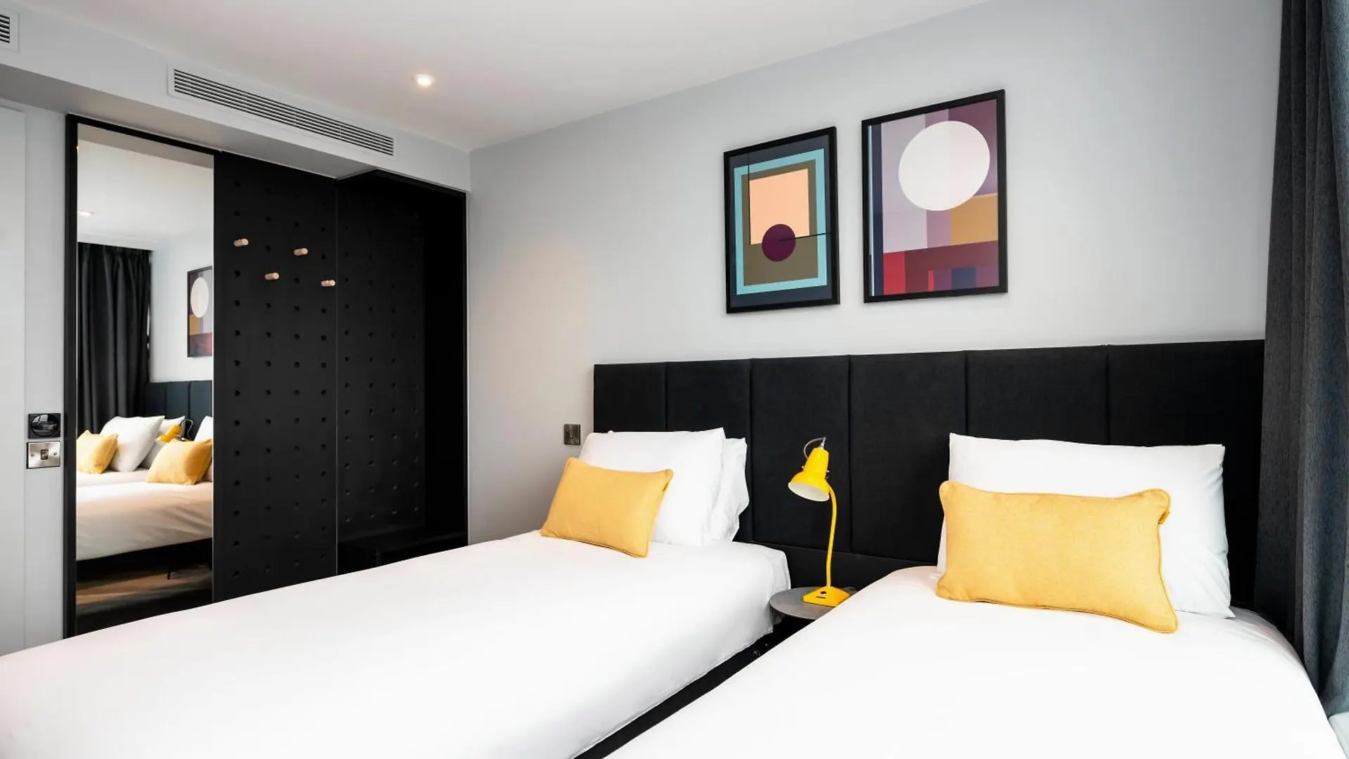 Staycity Aparthotels Dublin Tivoli 4*,